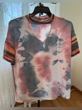 NWOT Women’s Oversized Boutique Knit Short Sleeve Shirt, Size Small
